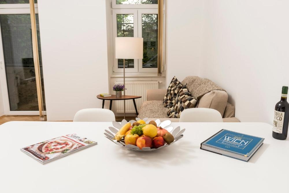 Apartment with Garden View